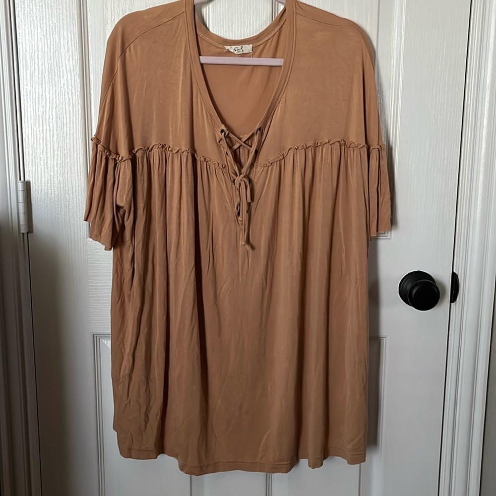Easel short sleeve blouse